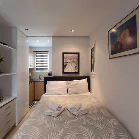 Tiny Apartment In The Centre Of Athens Exterior photo